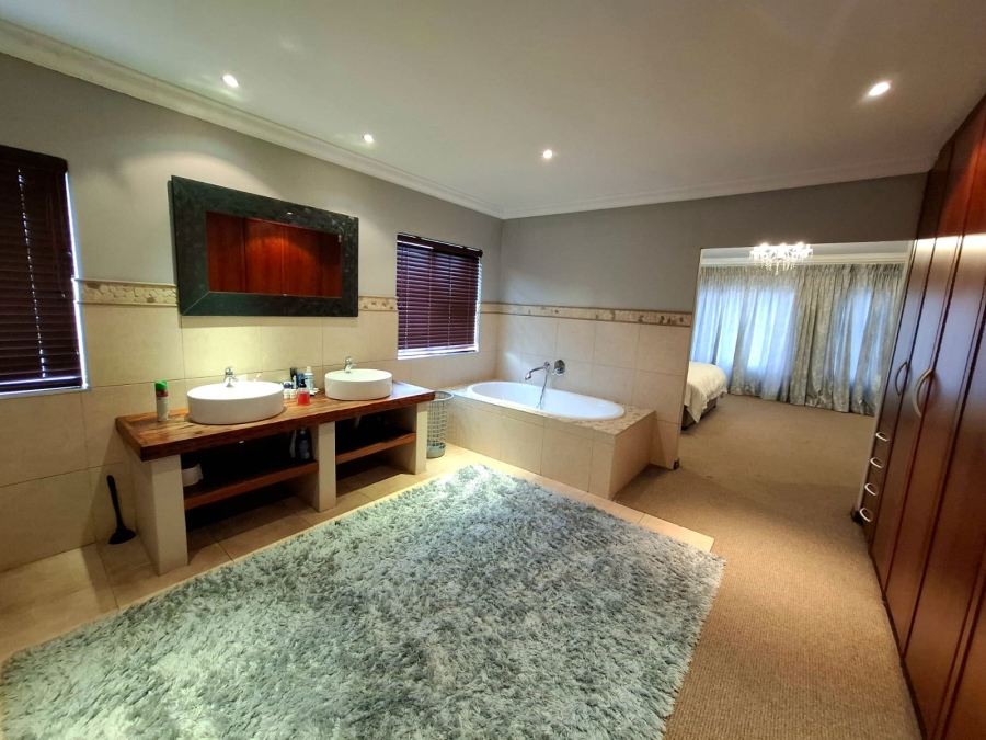 4 Bedroom Property for Sale in Haasendal Western Cape